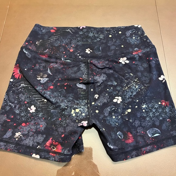 STORI 4 inch Shorts - Picture 2 of 2